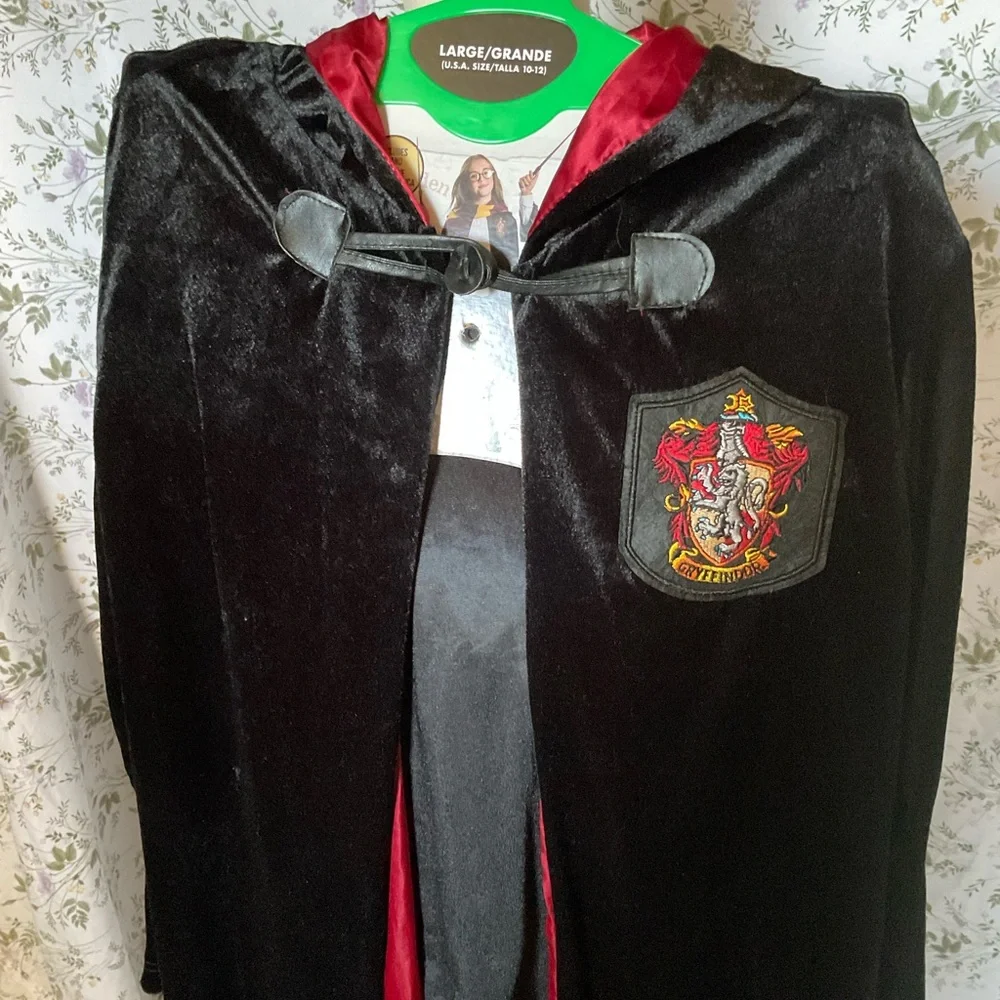 Harry Potter Cape - Picture 2 of 5